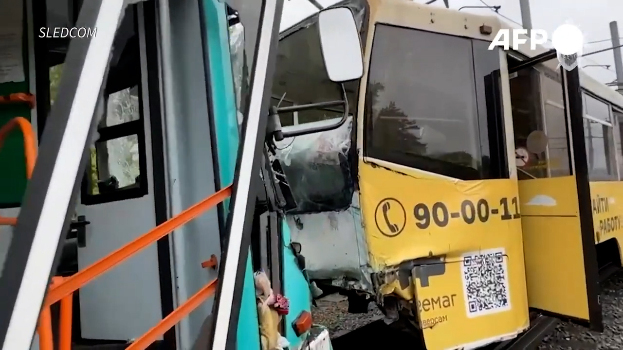 Un muerto y unos 90 heridos en choque de tranvías en Siberia